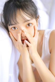 警察被两个混混脱裤玩J视频